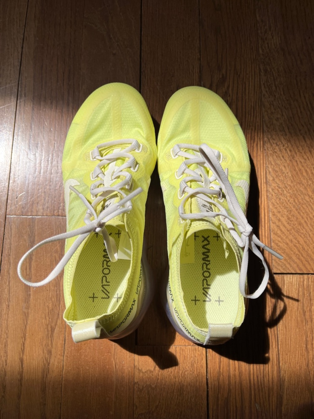 Nike Air Vapormax Flyknit Sneakers Lemon Yellow, Women’s size 6.5